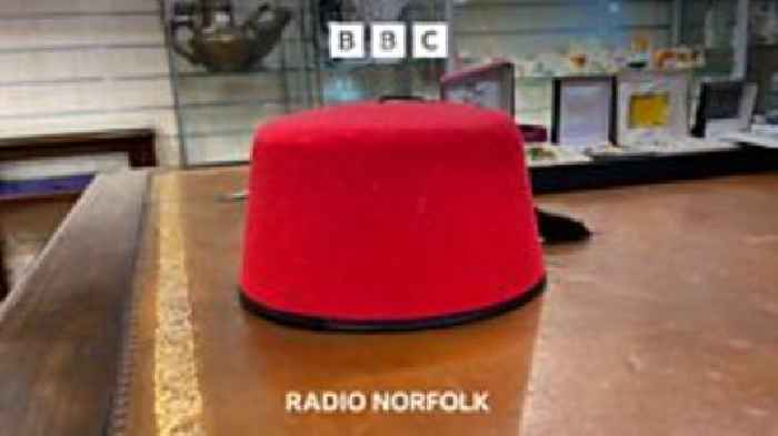 Tommy Cooper fez hopes to sell ‘just like that’