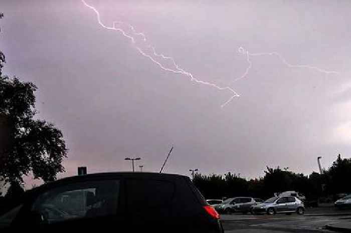 21-hour Surrey rain warning as thunderstorms and travel chaos forecast