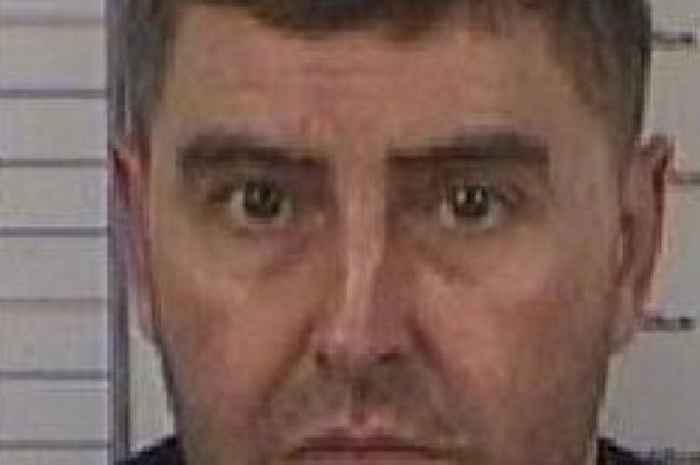 Public warned 'not to approach' missing prisoner