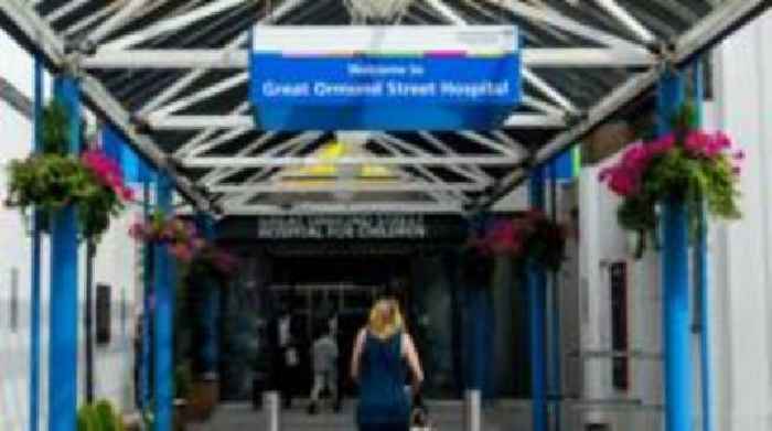 Great Ormond Street reviews 700 children treated by ex-surgeon