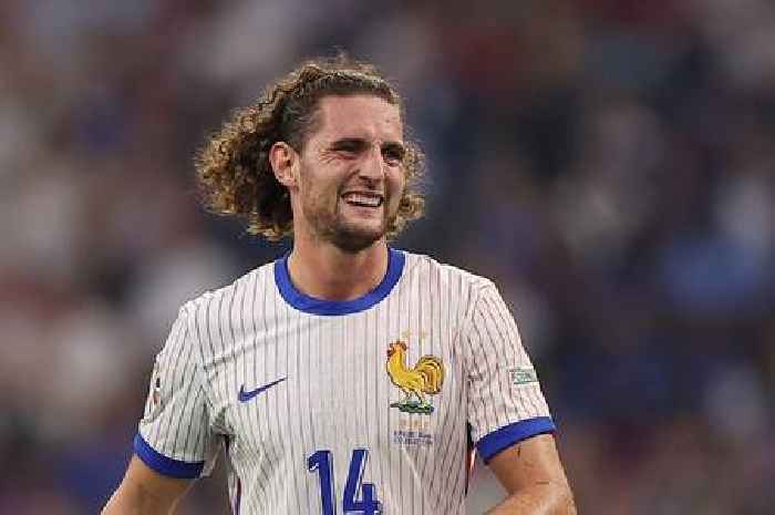 Man Utd set for Adrien Rabiot talks as star on Erik ten Hag wishlist snubs transfers