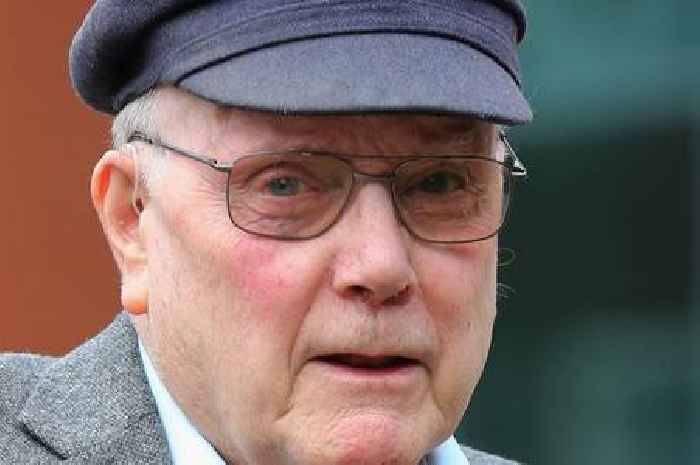 Coronation Street and Carry On legend Kenneth Cope dies as tributes flood in