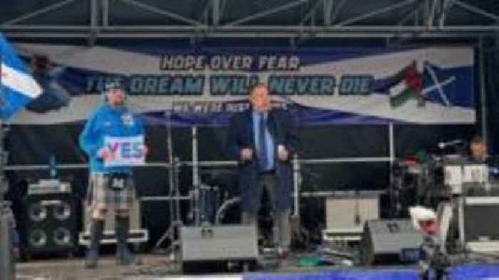 Salmond addresses rally to mark referendum anniversary