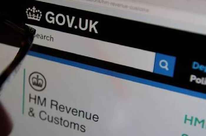 HMRC urges people on Universal Credit or Tax Credits to claim free £1,200 bonus