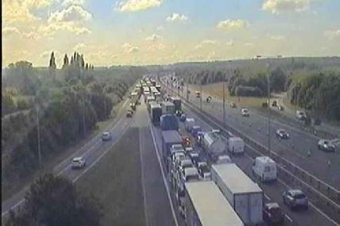 A1 crash in Cambridgeshire leaves two injured and lanes closed