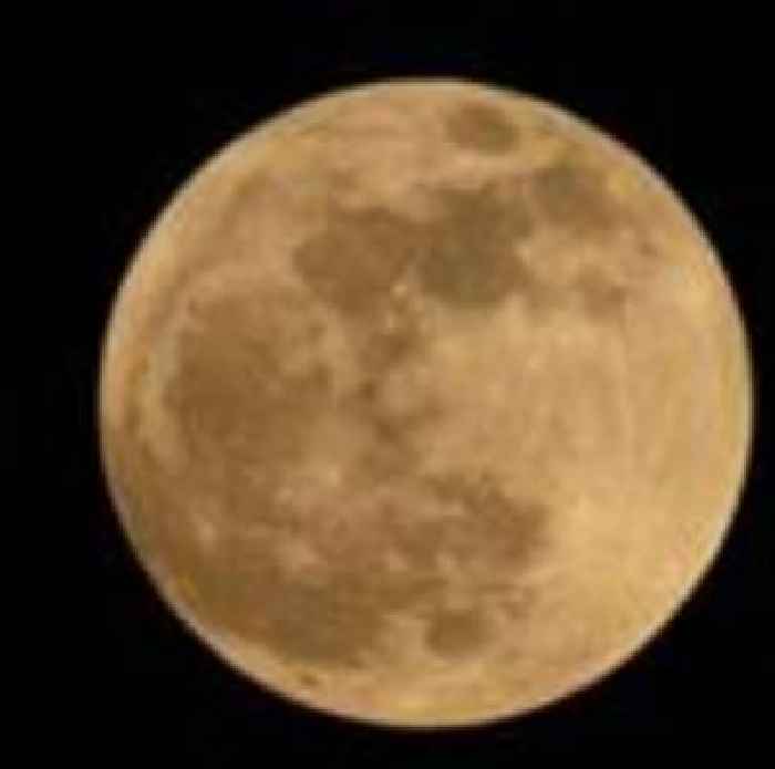 Supermoon and lunar eclipse delight  star gazers