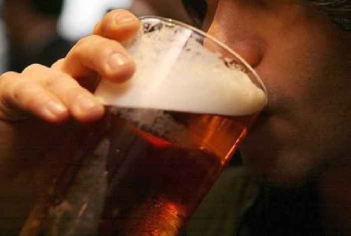 Cut beer duty by five per cent to create 12,000 jobs, pubs urge Chancellor