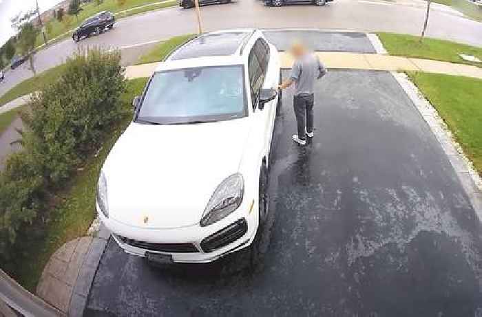 Woman Steals Porsche Cayenne, Hits the Seller, Struggles To Put the SUV Into 'Drive'