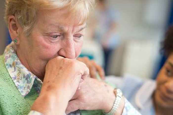 Signs of Alzheimer's Disease - early symptoms to ensure intervention after 19-year-old diagnosed