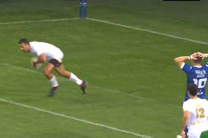 Wales international left with head in his hands after bizarre try