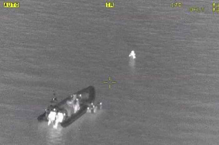 Police Scotland helicopter captures moment person rescued from River Clyde