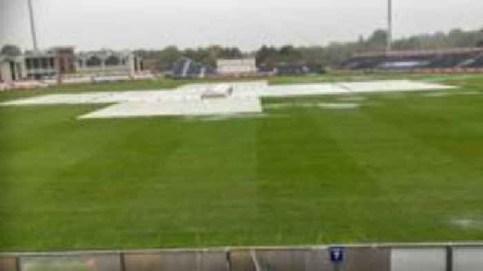 Durham-Kent abandoned for day at Chester-le-Street