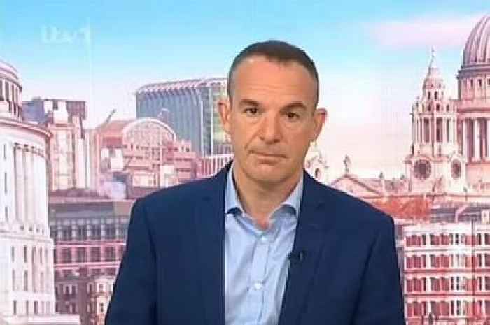 Martin Lewis urges people who have private pension to claim free £300 payment