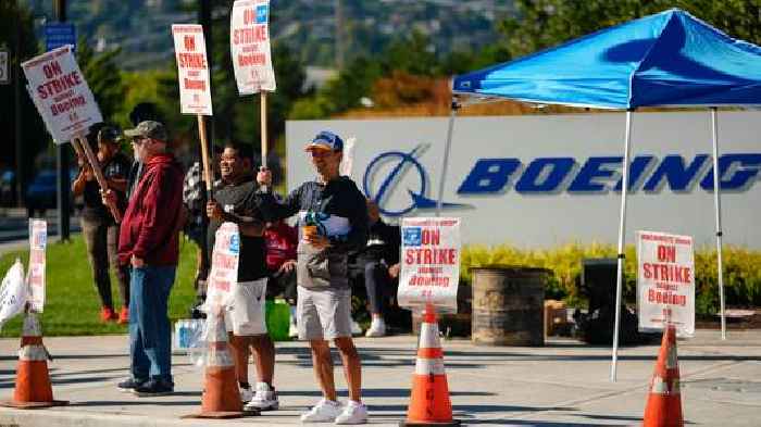 Boeing to meet union in bid to end crippling two-week strike