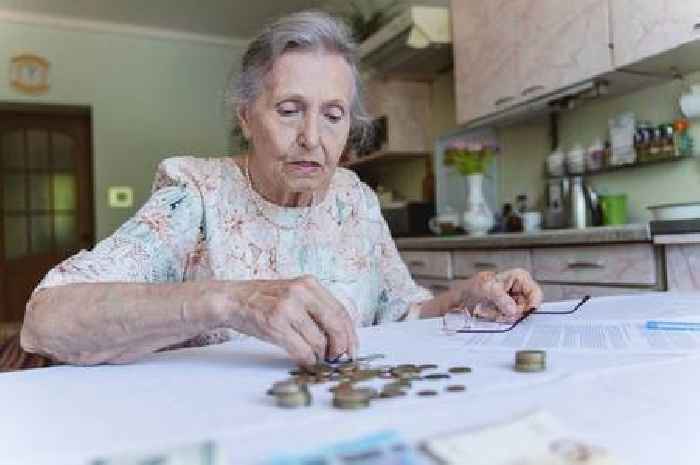 DWP state pension warning as pensioners told they won't get £400 boost next year