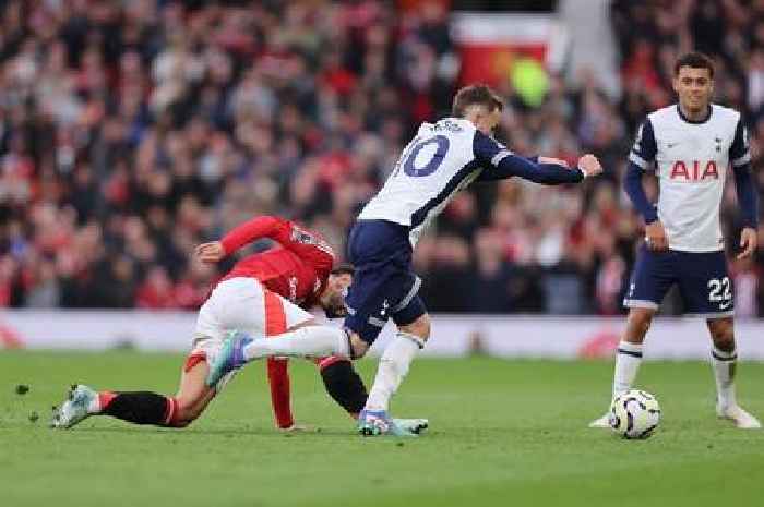 Premier League release statement on Bruno Fernandes red card as Man Utd left furious