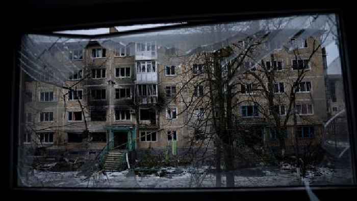 Russia captures two Ukrainan towns in the east as advance continues