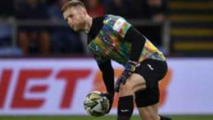 Norwich keeper Long agrees new contract