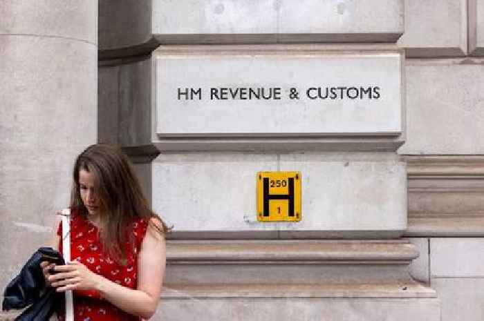 HMRC £100 fine warning as urgent rule change deadline issued to eBay sellers