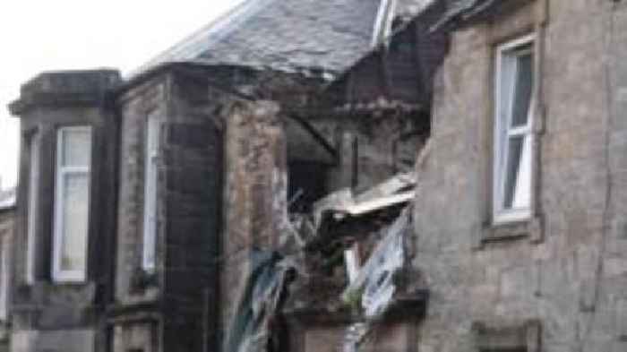 One dead after explosion at flats in Clackmannanshire