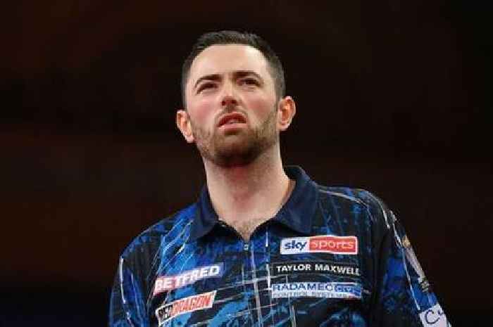 Luke Humphries moans at chanting darts fans 'leave football at home' during World Grand Prix