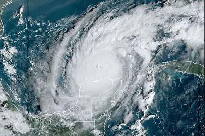 Hurricane Milton warning as Scots heading to Florida told to take urgent action