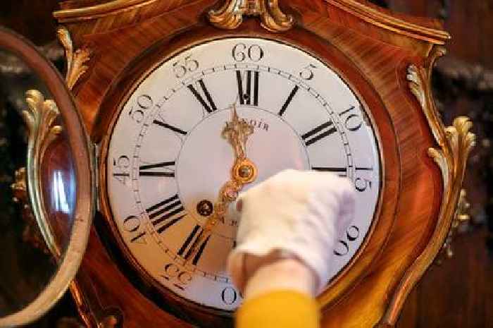 Clocks go back 2024 for daylight saving time in the UK soon