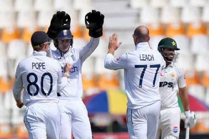 Jack Leach helps England wrap up stunning innings victory over Pakistan