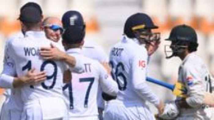 Leach leads England to record-breaking win