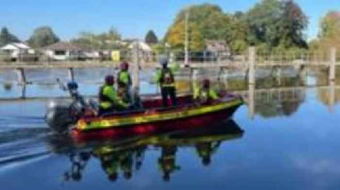 Search for missing man in Thames extended