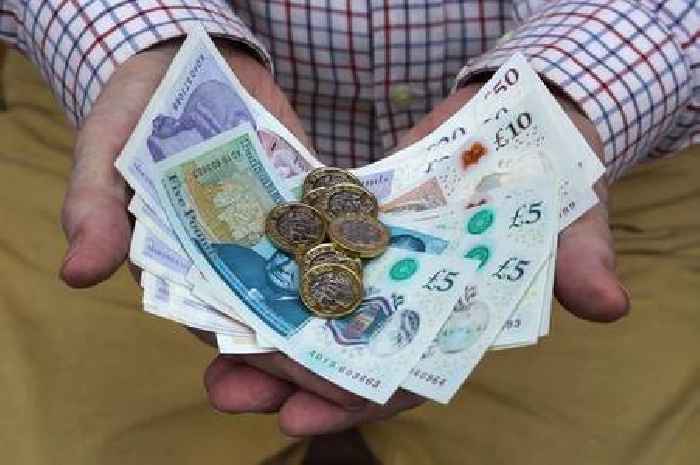 Martin Lewis' Money Saving Expert reveals how to get a free £200 before Christmas