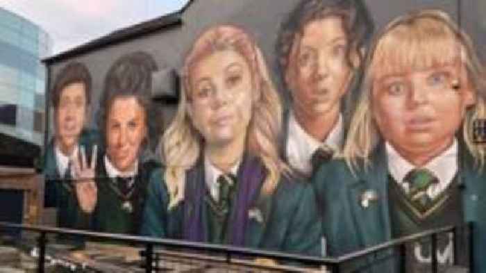 Pub awning that blocked Derry Girls mural removed