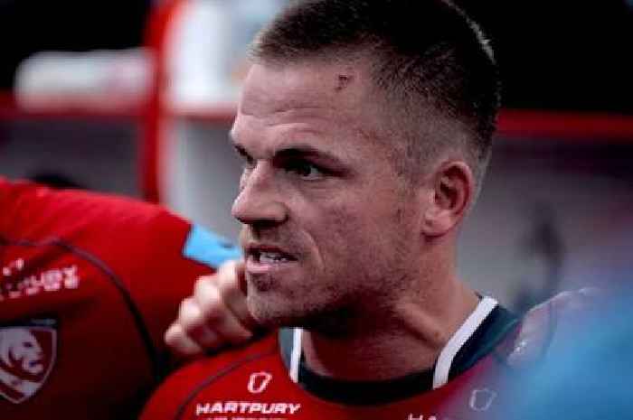 Gareth Anscombe shows his other side in behind-the-scenes team talk