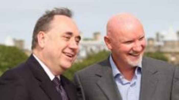 Scottish businessman pays for plane to bring Alex Salmond's body home