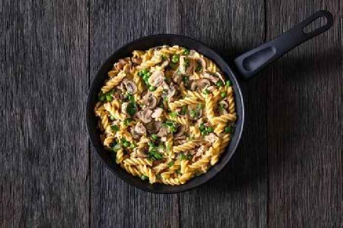 Whip up Jamie Oliver's 5-ingredient creamy garlic mushroom pasta in just 16 minutes