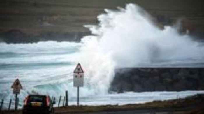 Storm Ashley: Amber warning issued as 'weather bomb' approaches Scotland