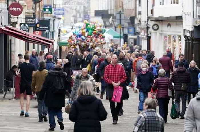 DWP alerts: Key benefits to be discontinued by Christmas, claimants must act swiftly to secure Universal Credit