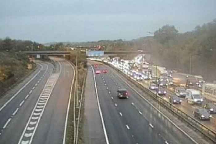 Live M25 traffic updates as motorway closed by serious HGV fire near Sevenoaks