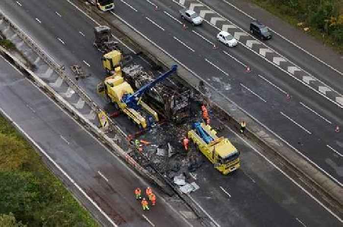 Police issue M25 lorry driver update after fire closes motorway