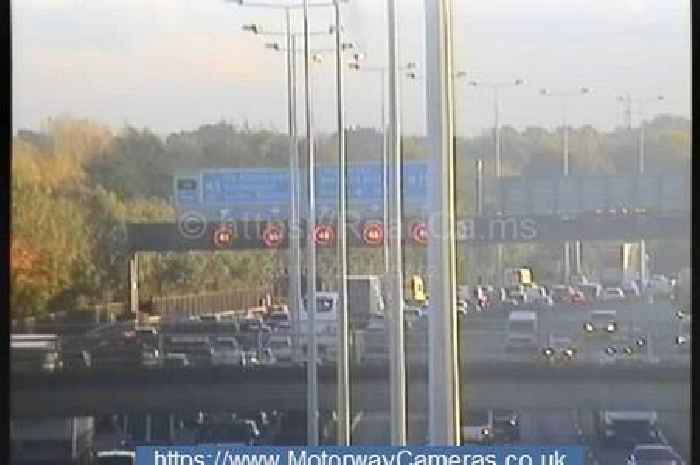 Live M25 updates as crash closes lanes with 5 miles of delays