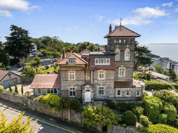  Revolutionising Holiday Stays: Torquay's Vane Tower Merges Historical Architecture with California Chic