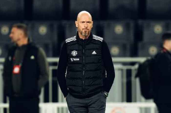 Man Utd fans ask 'what is Erik ten Hag doing' and question Mazraoui's position