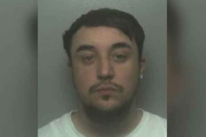 Police stop taxi and find profit-driven dealer in driver's seat