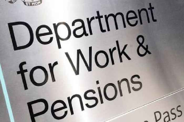 Universal Credit claimants told they will not get DWP bonus payment this Christmas