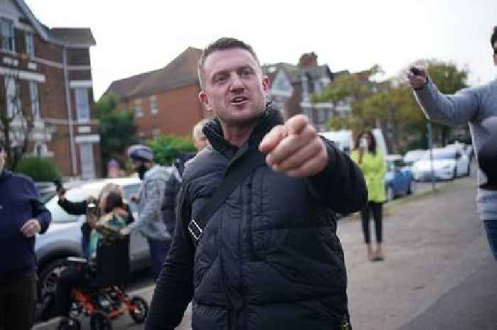 Tommy Robinson remanded in police custody as thousands gather in London