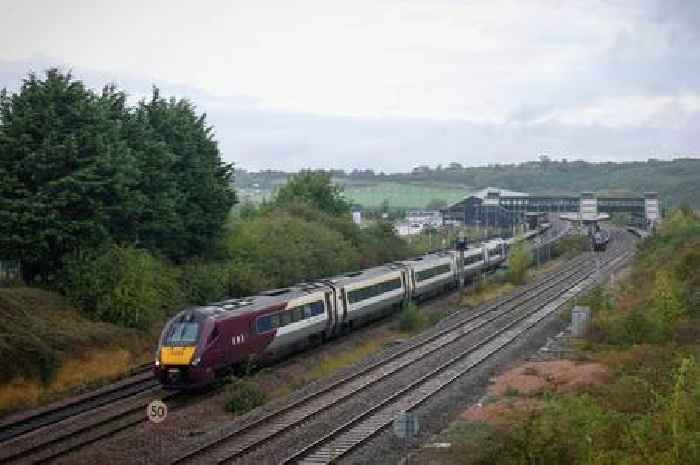 Live Leicestershire rail updates as line closed due to 'fault'