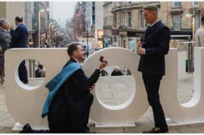 Scots army veteran proposes to partner at university graduation