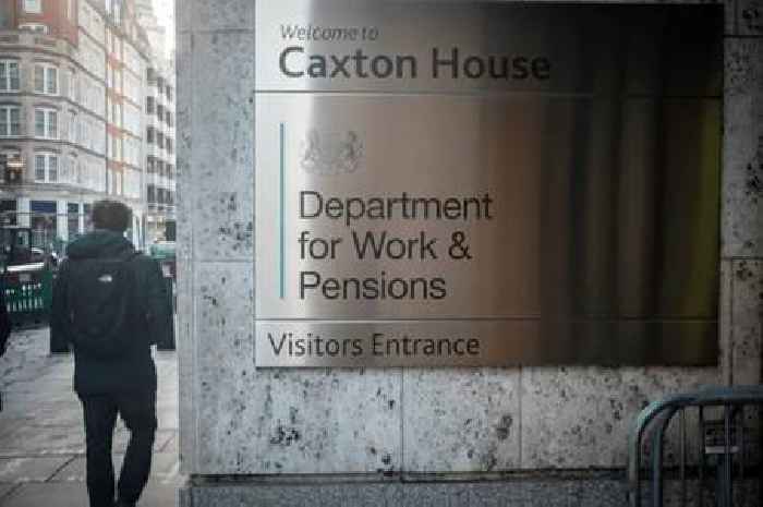 DWP handing out 'extra' £812 payments but with sting in the tail