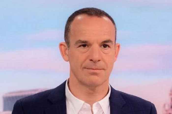 Martin Lewis issues warning over £100 contactless payment limit