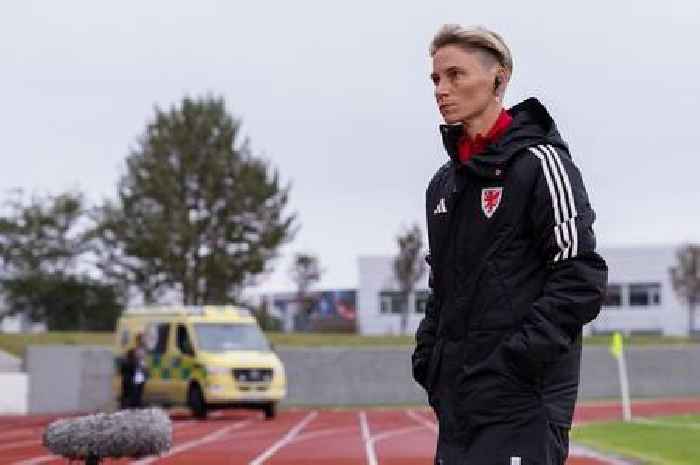 Wales boss forced to step in over questions about Jess Fishlock's future